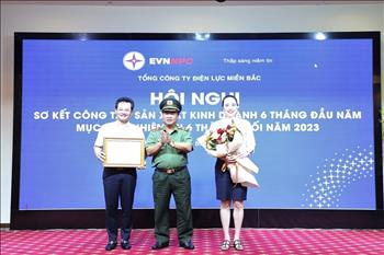 EVNNPC nhận Bằng khen về “Phong trào toàn dân bảo vệ an ninh Tổ quốc năm 2022” 