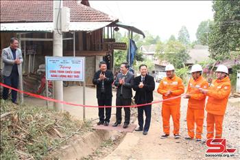 Khánh thành công trình chiếu sáng năng lượng mặt trời tại xã Mường Sại