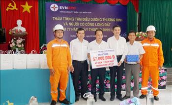 EVNSPC thăm và tặng quà thương bệnh binh tại Trung tâm Điều dưỡng thương binh và người có công Long Đất