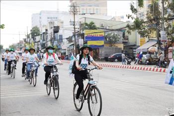 Ngành Điện miền Nam hưởng ứng Giờ Trái đất thiết thực, hiệu quả