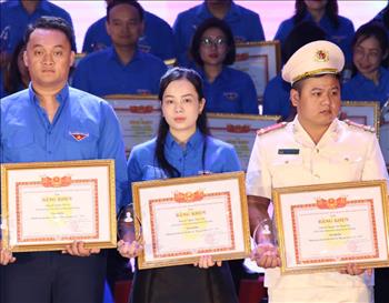 Bí thư Đoàn Thanh niên EVNNPC được tuyên dương “Thanh niên tiên tiến làm theo lời Bác” tiêu biểu giai đoạn 2021 – 2023