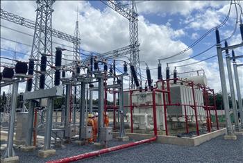 Đóng điện Trạm biến áp 220kV Tân Biên (Tây Ninh)