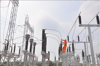 EVNSPC đóng điện trạm biến áp 110kV cấp điện cho Tổ hợp hóa dầu miền Nam