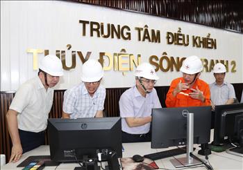 Đoàn công tác EVN làm việc tại Công ty Thủy điện Sông Tranh về công tác an toàn