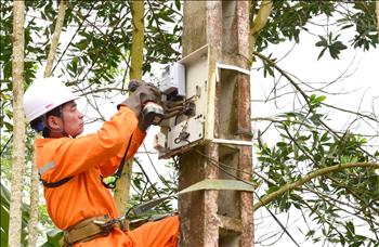 PC Tuyên Quang: Minh bạch trong ghi chỉ số công tơ, tính hóa đơn tiền điện