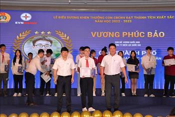 EVNHANOI tuyên dương con CBCNV có thành tích cao trong học tập, rèn luyện 