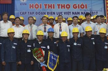 55 thợ điện khối phân phối tranh tài tại Hội thi Thợ giỏi EVN năm 2017