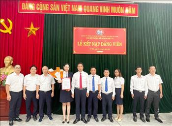 Phát triển Công tác Đảng cho các Đoàn viên ưu tú gắn liền với sự phát triển của Công ty Dịch vụ kỹ thuật truyền tải điện