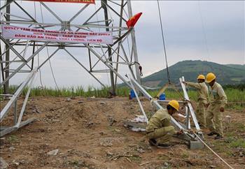 Thi công đường dây 220kV Nha Trang - Tháp Chàm: Còn vướng mắc trong bồi thường giải phóng mặt bằng